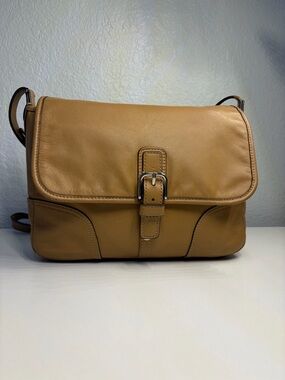 COACH Hadley Leather Field Bag Brown Crossbody Buckle
Flap Purse F30884